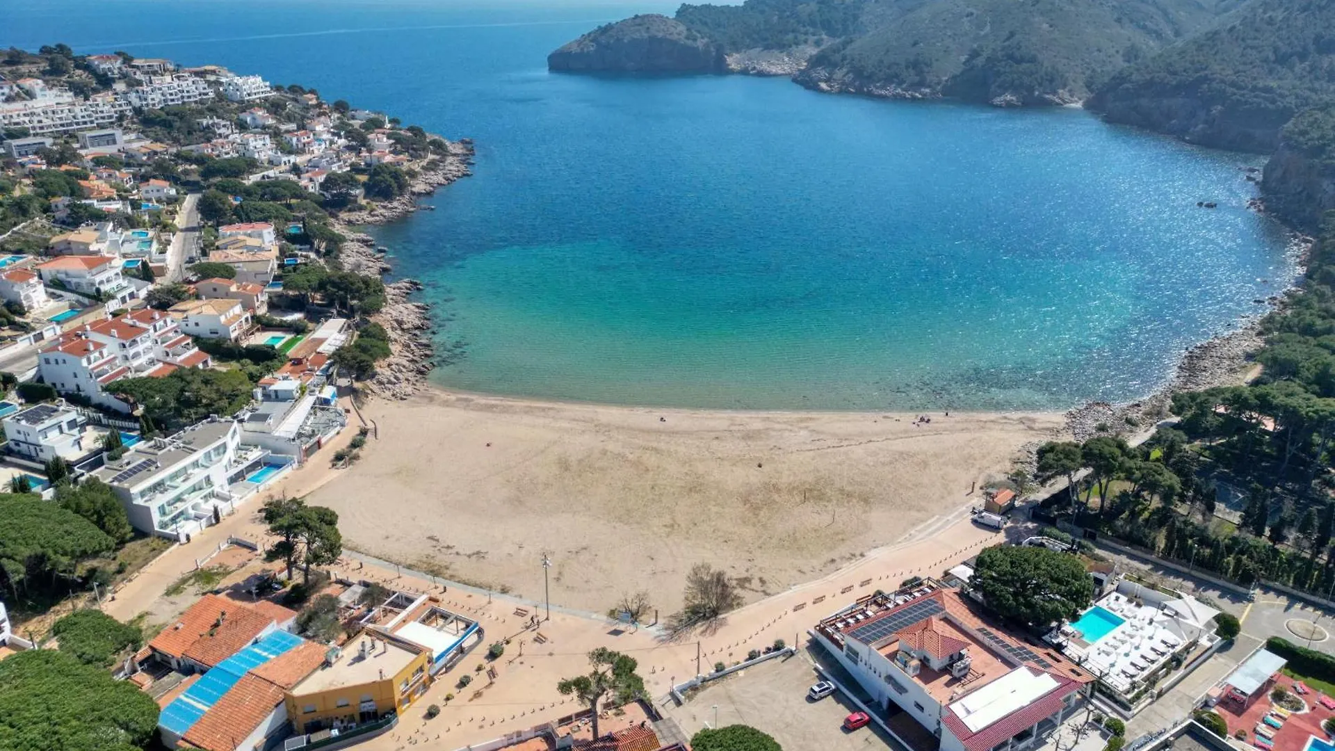 L' Escala Gerkens, Bonita Casa De Tres Dormitorios Con Piscina Comunitaria En Escala